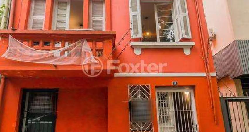 Casa com 4 quartos à venda na Rua Felipe Camarão, 66, Rio Branco, Porto Alegre