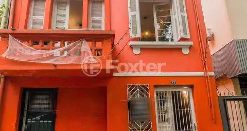 Casa com 4 quartos à venda na Rua Felipe Camarão, 66, Rio Branco, Porto Alegre
