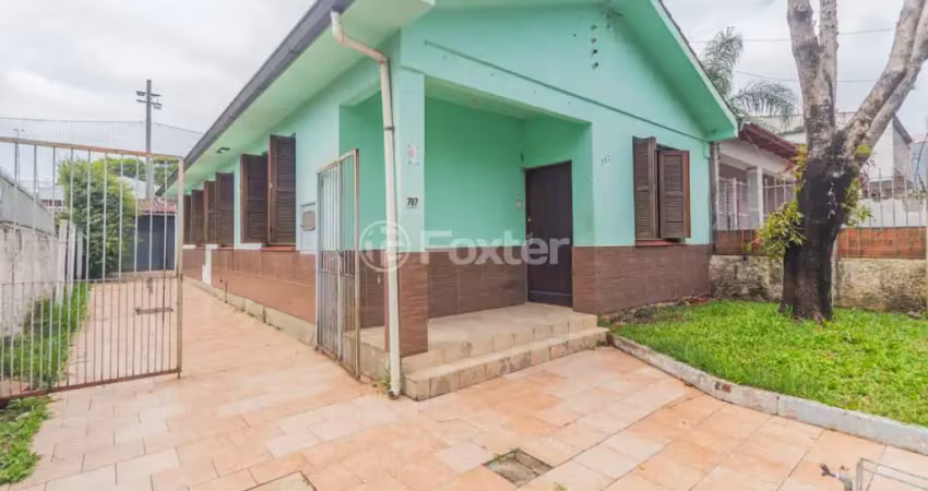 Casa com 4 quartos à venda na Rua Tamandaré, 787, Camaquã, Porto Alegre