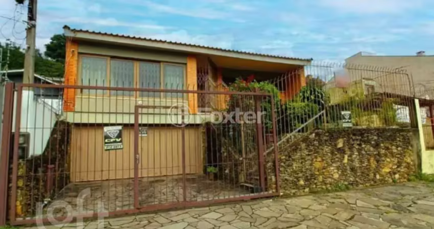 Casa com 3 quartos à venda na Rua Hipólito da Costa, 107, Santa Tereza, Porto Alegre