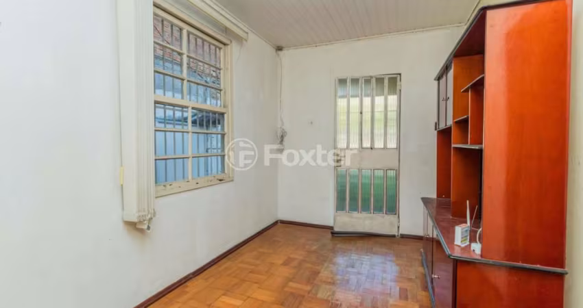 Casa com 2 quartos à venda na Avenida Ipê, 280, Vila Jardim, Porto Alegre