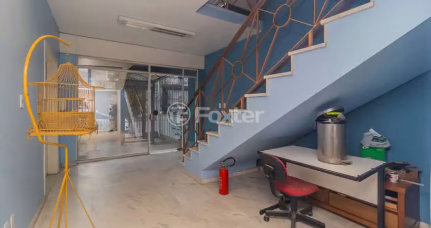 Barracão / Galpão / Depósito com 2 salas à venda na Rua General Neto, 150, Floresta, Porto Alegre