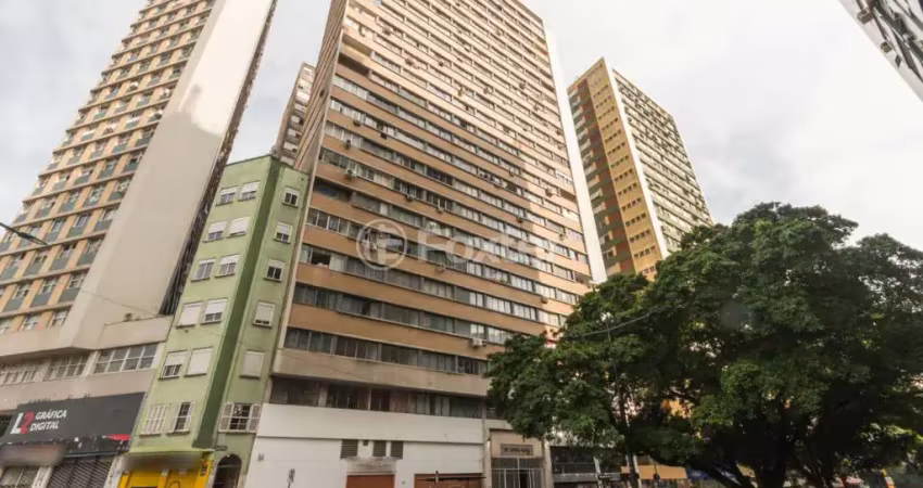 Kitnet / Stúdio à venda na Avenida Senador Salgado Filho, 327, Centro Histórico, Porto Alegre