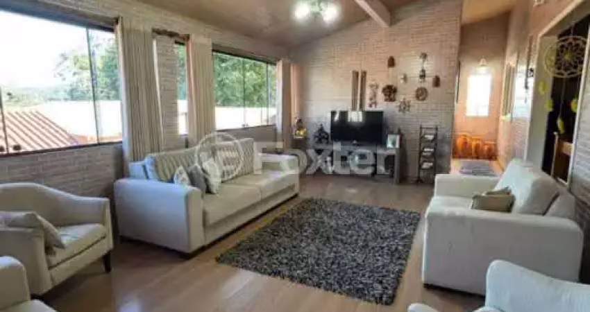 Casa com 3 quartos à venda na Avenida Orleaes, 744, Guarujá, Porto Alegre