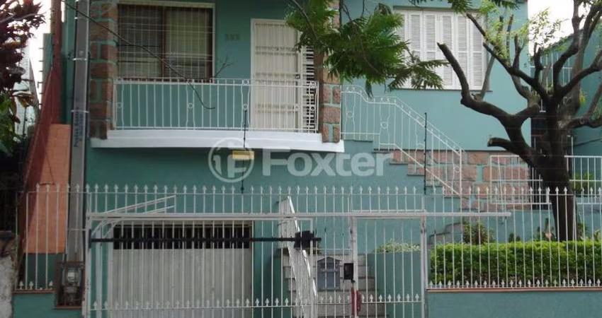 Casa com 3 quartos à venda na Rua Guilherme Schell, 253, Santo Antônio, Porto Alegre