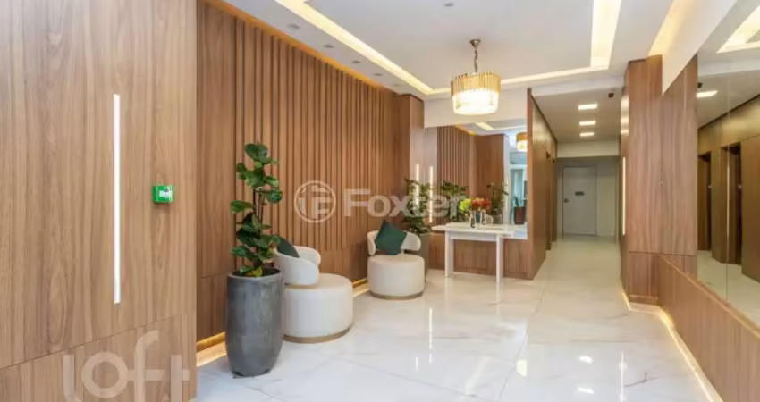 Apartamento com 3 quartos à venda na Rua Roque Calage, 247, Passo da Areia, Porto Alegre