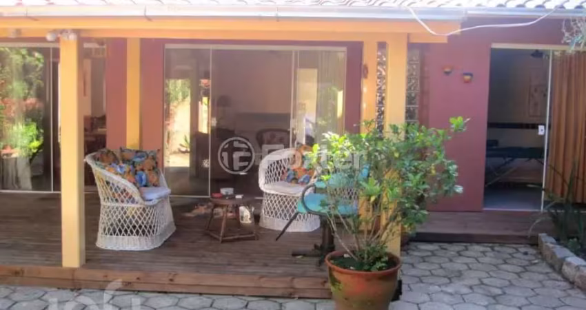 Casa com 5 quartos à venda na Servidão Niberto Borges, 48, Pântano do Sul, Florianópolis