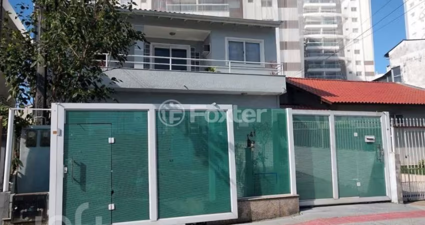 Casa com 6 quartos à venda na Rua Fúlvio Vieira da Rosa, 141, Barreiros, São José