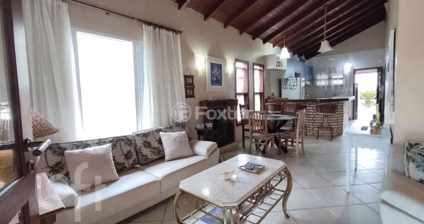 Casa com 2 quartos à venda na Rua 500, 326, Balneário Ponta do Papagaio (Ens Brito), Palhoça