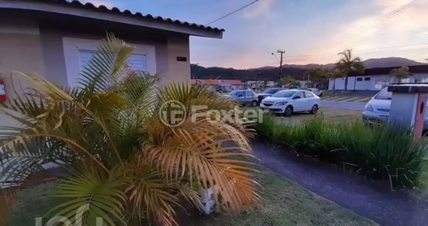 Casa em condomínio fechado com 3 quartos à venda na Avenida Paulo Roberto Vidal, 2490, Bela Vista, Palhoça