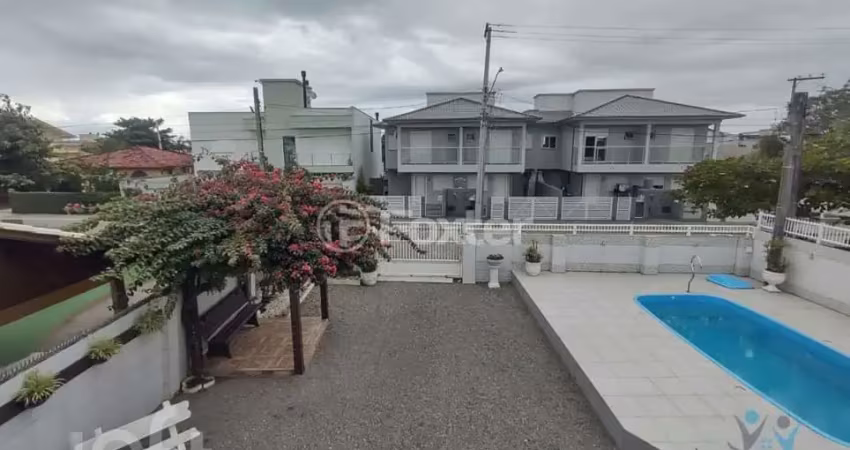 Casa com 3 quartos à venda na Rua Tucumã, 170, Enseada de Brito, Palhoça