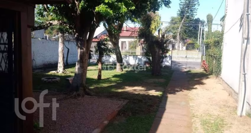 Casa com 2 quartos à venda na Avenida Guarujá, 156, Guarujá, Porto Alegre