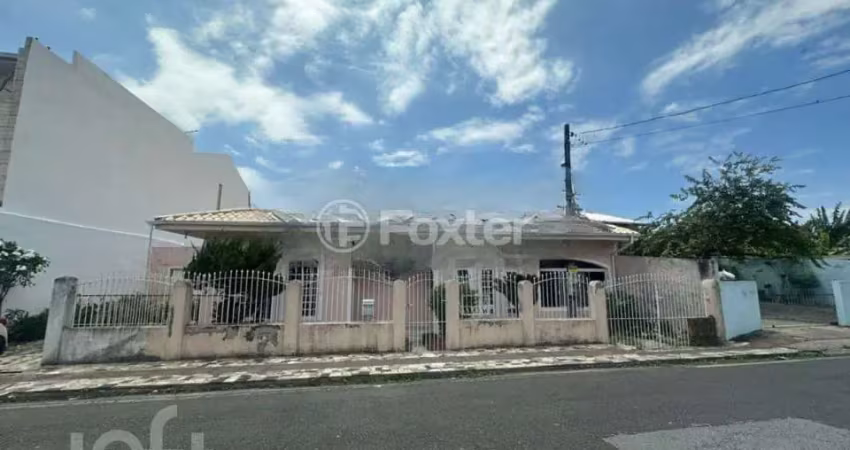 Casa com 3 quartos à venda na Rua Heriberto Hulse, 2004, Barreiros, São José
