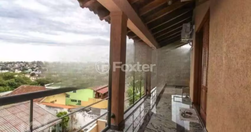 Casa com 3 quartos à venda na Travessa Miguel Pereira, 120, Medianeira, Porto Alegre