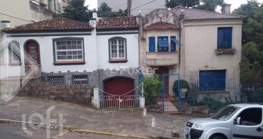 Casa com 3 quartos à venda na Avenida Taquara, 20, Petrópolis, Porto Alegre
