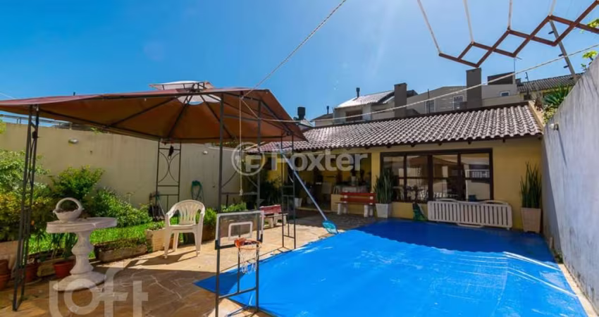 Casa com 5 quartos à venda na Rua Moacyr Godoy Ilha, 242, Espírito Santo, Porto Alegre