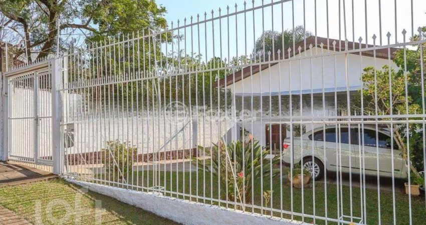 Casa com 2 quartos à venda na Avenida Teixeira Mendes, 328, Chácara das Pedras, Porto Alegre