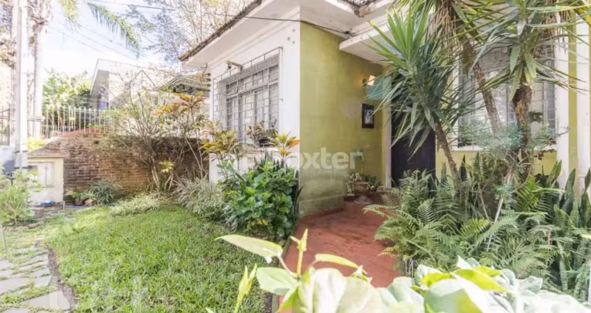 Casa com 3 quartos à venda na Rua Saica, 192, Petrópolis, Porto Alegre
