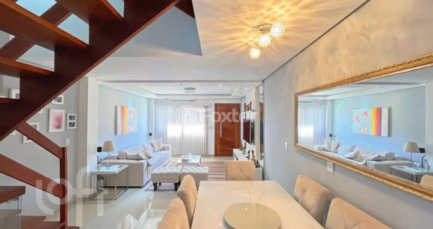 Casa com 2 quartos à venda na Rua Irmão Jaime Biazus, 215, Guarujá, Porto Alegre