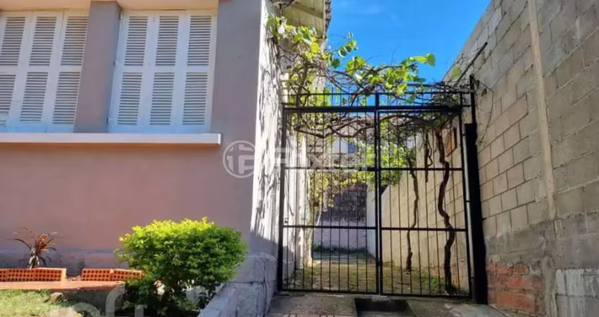 Casa com 3 quartos à venda na Rua Caracas, 104, Jardim Lindóia, Porto Alegre