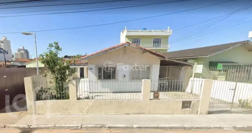 Casa com 1 quarto à venda na Rua Airton Schaeffer, 235, Kobrasol, São José