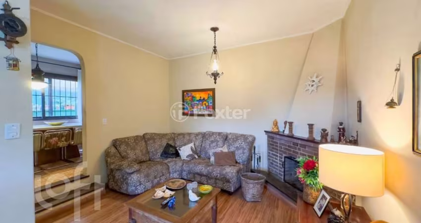 Casa com 3 quartos à venda na Rua Doutor Egydio Michaelsen, 374, Cavalhada, Porto Alegre