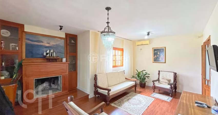 Casa com 4 quartos à venda na Rua Professor José Maria Rodrigues, 58, Vila Ipiranga, Porto Alegre
