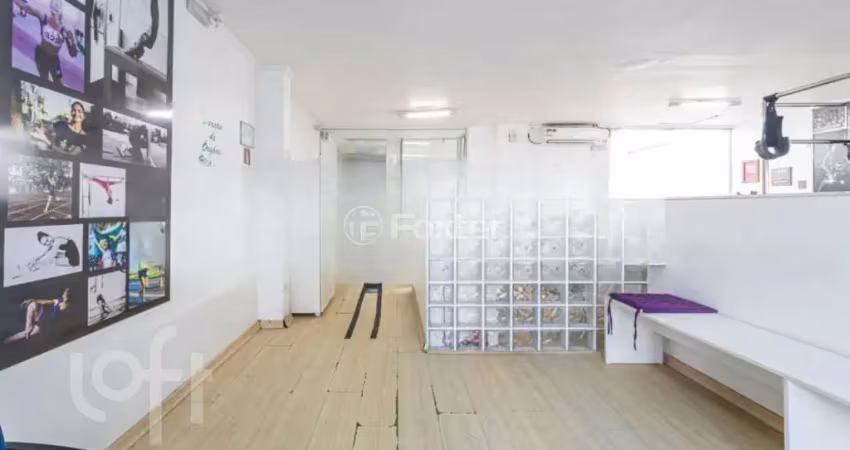 Casa com 3 quartos à venda na Rua Sinimbú, 266, Petrópolis, Porto Alegre