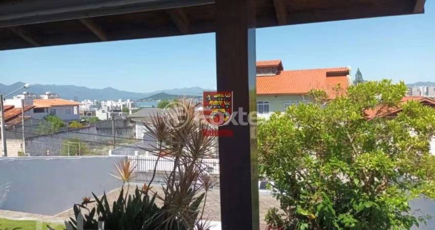 Casa com 4 quartos à venda na Rua Thiago da Fonseca, 441, Capoeiras, Florianópolis