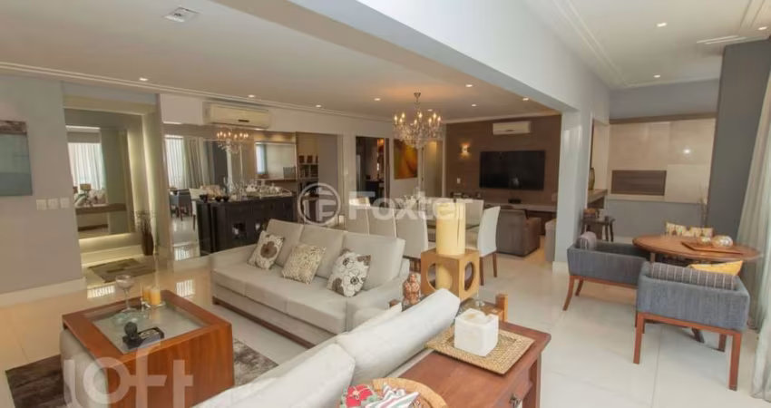 Apartamento com 3 quartos à venda na Avenida Túlio de Rose, 330, Jardim Europa, Porto Alegre