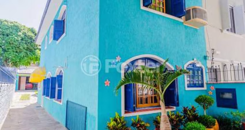 Casa com 3 quartos à venda na Rua Lagoinha, 118, Petrópolis, Porto Alegre