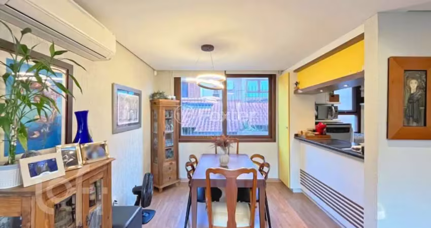 Casa em condomínio fechado com 3 quartos à venda na Avenida Guaíba, 4680, Vila Assunção, Porto Alegre