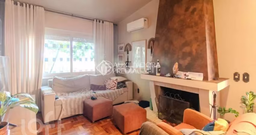 Casa com 3 quartos à venda na Rua General Gomes Carneiro, 927, Medianeira, Porto Alegre