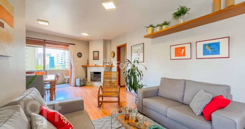 Apartamento com 3 quartos à venda na Rua Pedro Weingartner, 29, Rio Branco, Porto Alegre