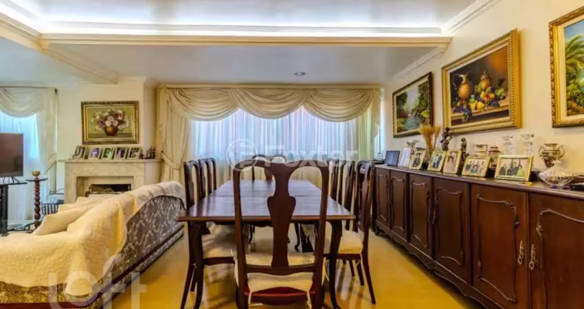 Apartamento com 3 quartos à venda na Avenida Lavras, 654, Petrópolis, Porto Alegre