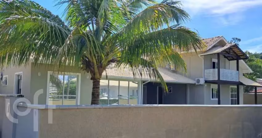Casa em condomínio fechado com 3 quartos à venda na Rua Isid Dutra, 175, Sambaqui, Florianópolis