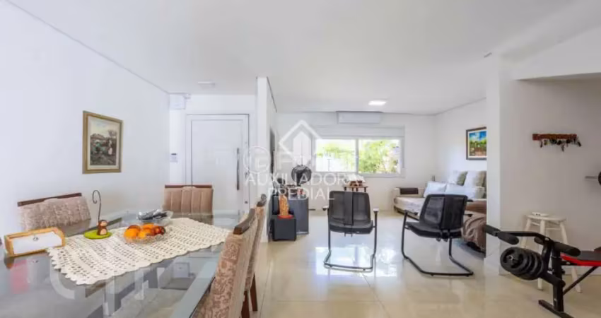 Casa com 3 quartos à venda na Rua Barão de Itaqui, 180, Jardim São Pedro, Porto Alegre