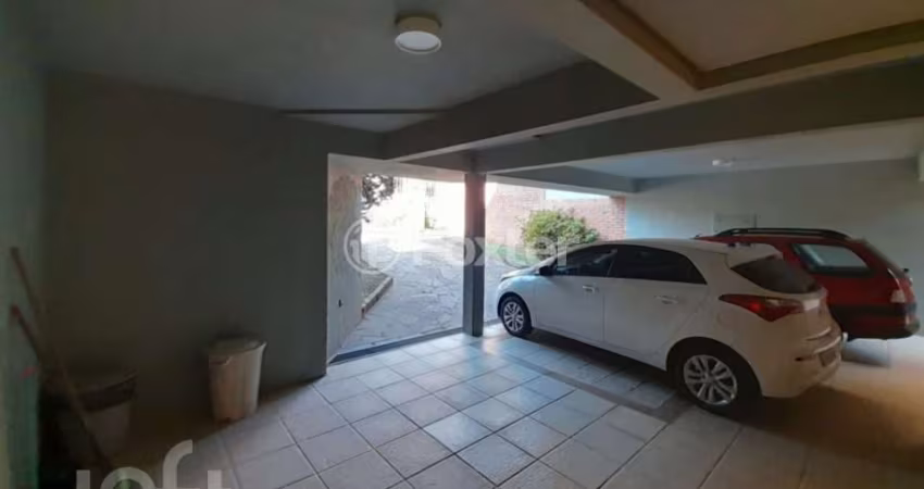 Casa com 5 quartos à venda na Avenida Arnaldo Bohrer, 97, Teresópolis, Porto Alegre