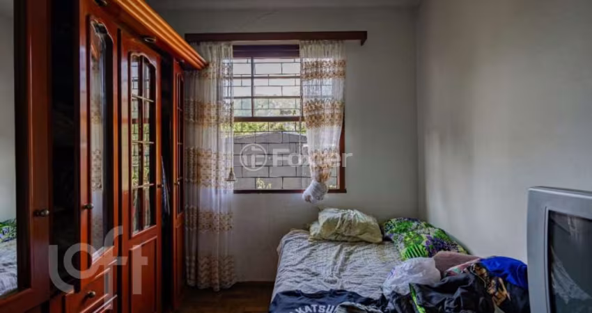 Casa com 3 quartos à venda na Rua Doutor Eduardo Chartier, 823, Passo da Areia, Porto Alegre