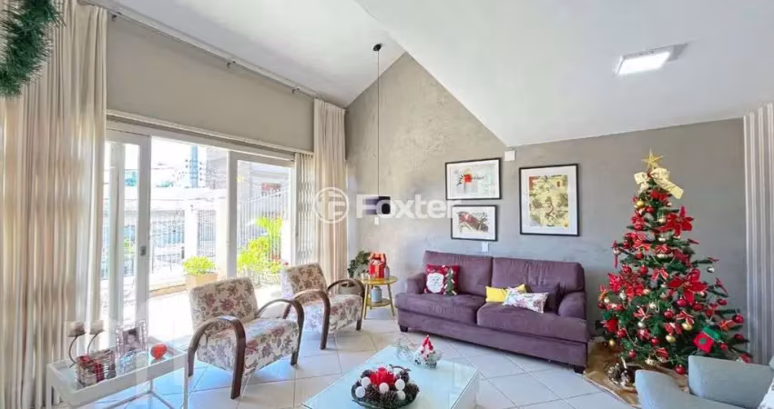 Casa com 5 quartos à venda na Rua Eurico Lara, 451, Medianeira, Porto Alegre