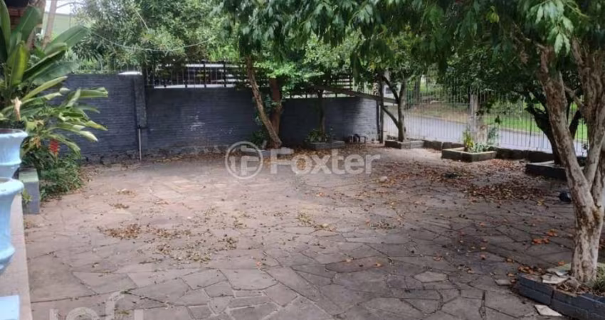 Casa com 3 quartos à venda na Avenida Gamal Abdel Nasser, 345, Rubem Berta, Porto Alegre