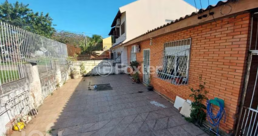 Casa com 2 quartos à venda na Avenida Antônio Giudice, 326, Morro Santana, Porto Alegre