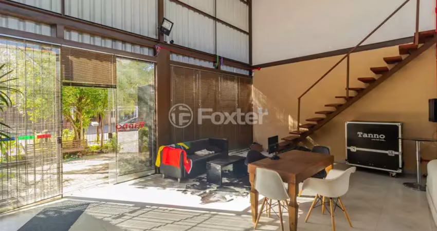Casa comercial com 3 salas à venda na Rua São Nicolau, 865, Santa Maria Goretti, Porto Alegre