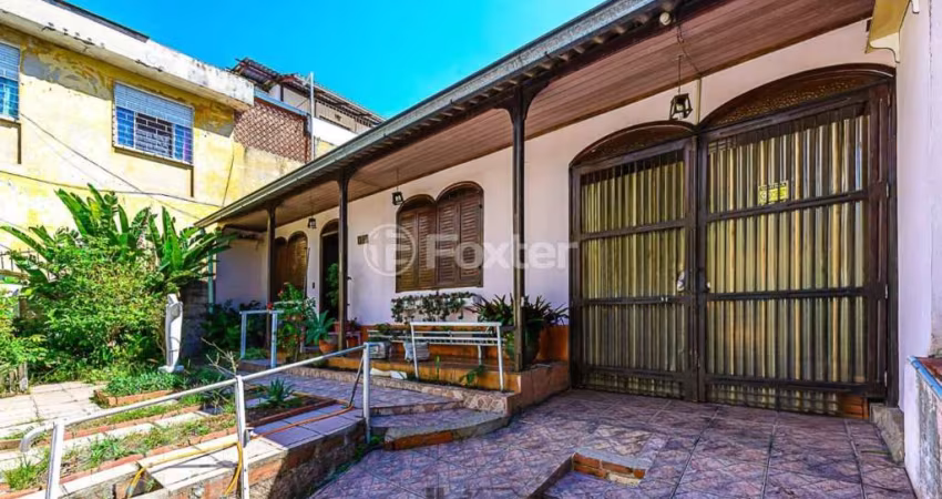 Casa com 3 quartos à venda na Avenida João XXIII, 512, São Sebastião, Porto Alegre