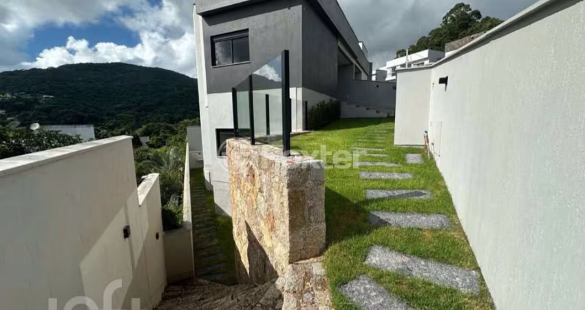 Casa com 3 quartos à venda na Rua Acelon Eduardo da Silva, 237, Córrego Grande, Florianópolis