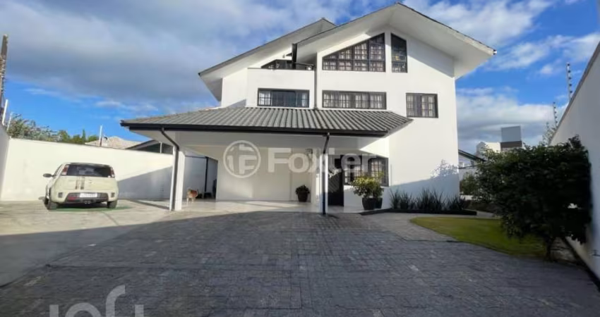 Casa com 4 quartos à venda na Rua Dário Nicodemos de Oliveira, 131, Centro, Palhoça