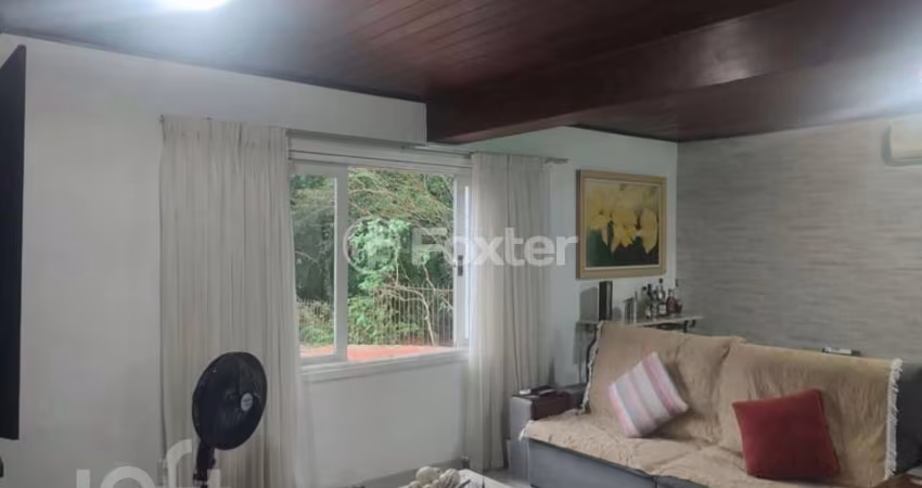Casa com 4 quartos à venda na Avenida Guaíba, 4176, Vila Assunção, Porto Alegre