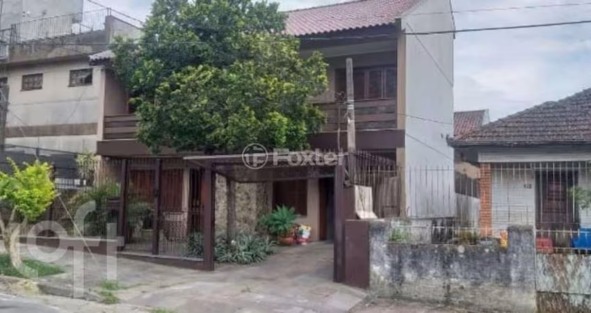Casa com 3 quartos à venda na Travessa Lençóis, 68, Vila Ipiranga, Porto Alegre