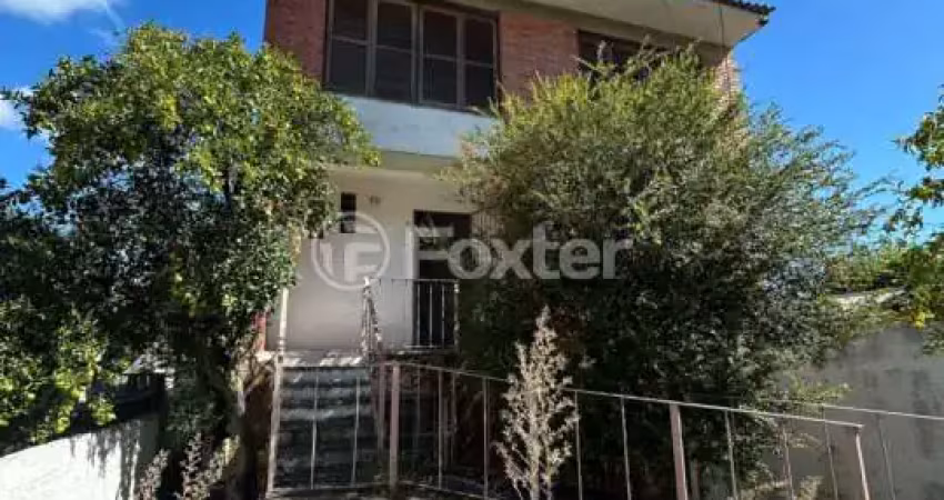 Casa com 2 quartos à venda na Rua Águas Mortas, 71, Medianeira, Porto Alegre