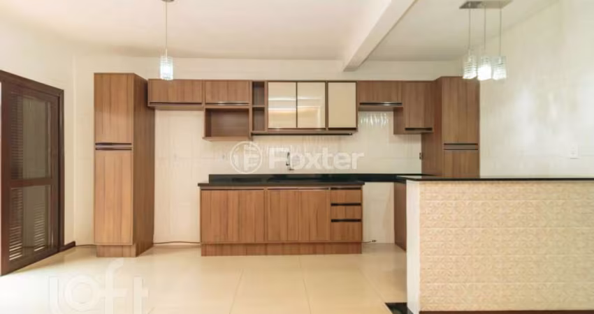 Casa com 5 quartos à venda na Rua Vidal de Negreiros, 644, Vila São José, Porto Alegre